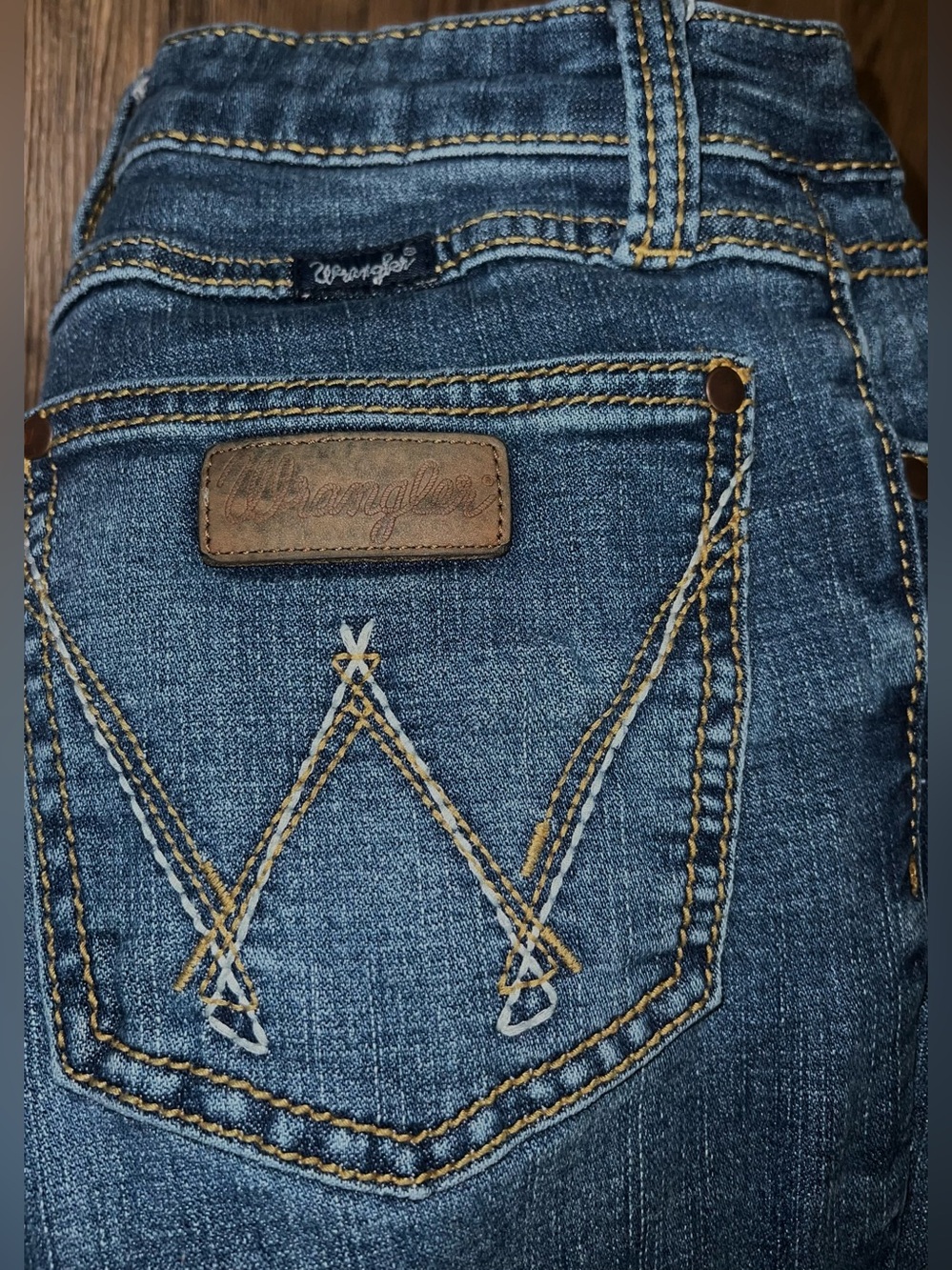 Wrangler Women’s Blue Bootcut Jeans with Contrast Stitch